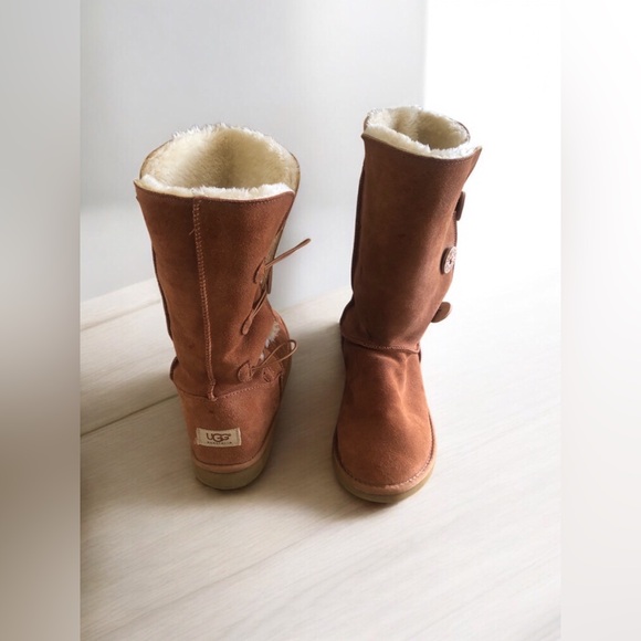 UGG Brown Suede Boots with Shearling Lining - Picture 1 of 8